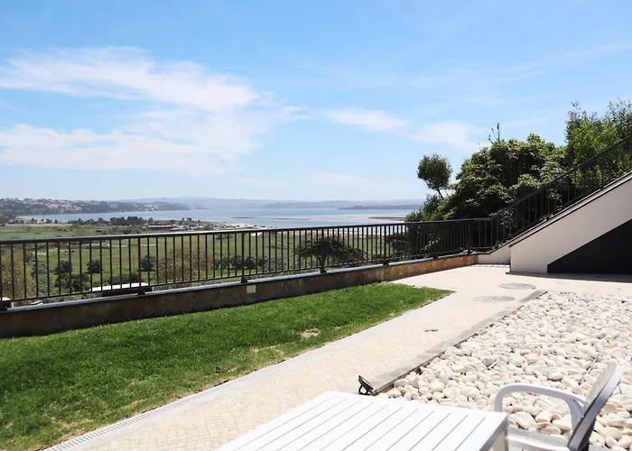 Landsted Hillside House & Foz do Arelho