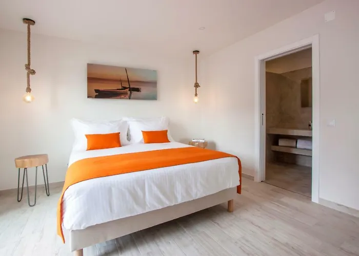 Hillside House &