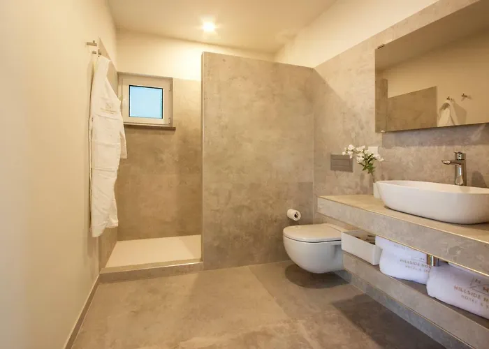Hillside House &
