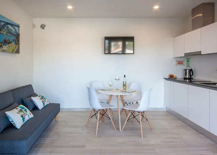 Hillside House &