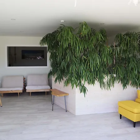 Country house Hillside House &