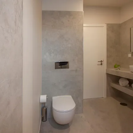 Hillside House Летний дом *