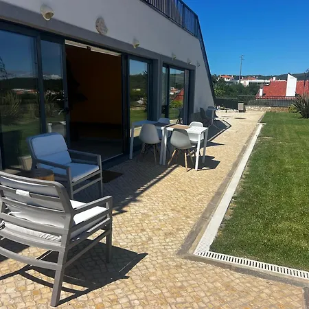 Hillside House Летний дом *