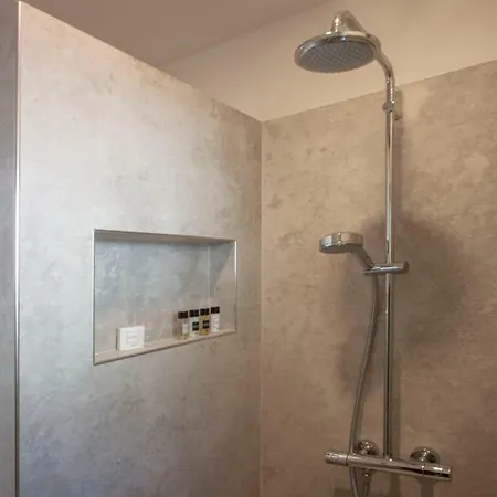 Landhuis Hillside House & *