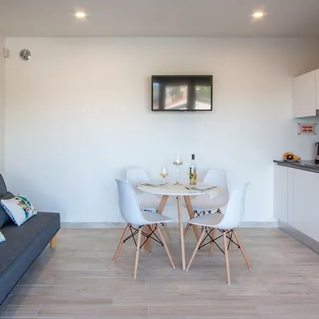 Hillside House &