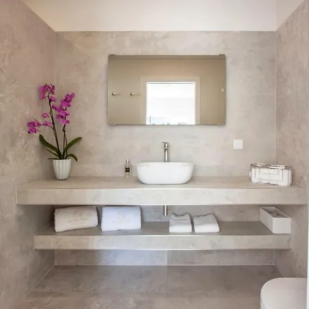 Hillside House &