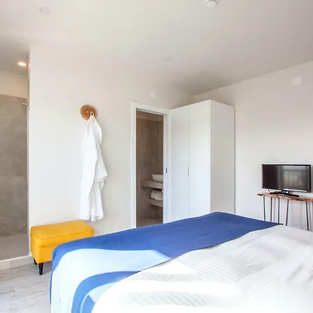 Lantställe Hillside House & *